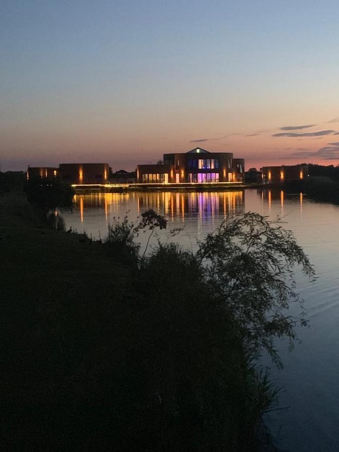 Lakeside Fishing Lodges Бостон Экстерьер фото