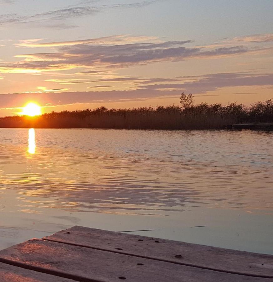 Lakeside Fishing Lodges Бостон Экстерьер фото