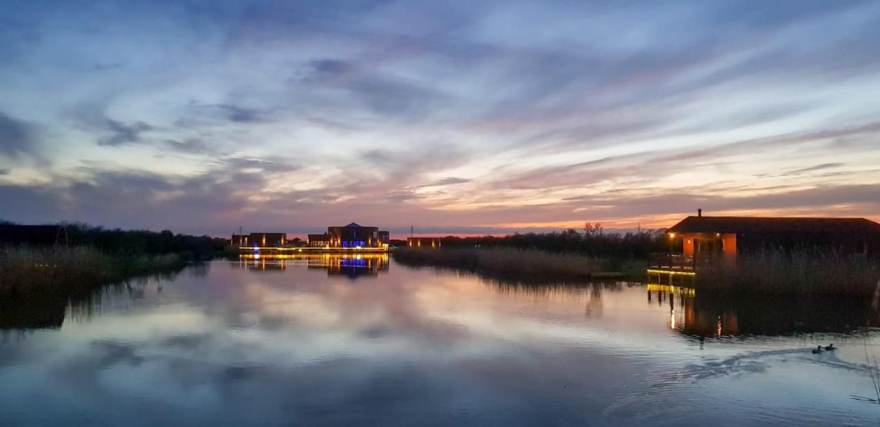 Lakeside Fishing Lodges Бостон Экстерьер фото