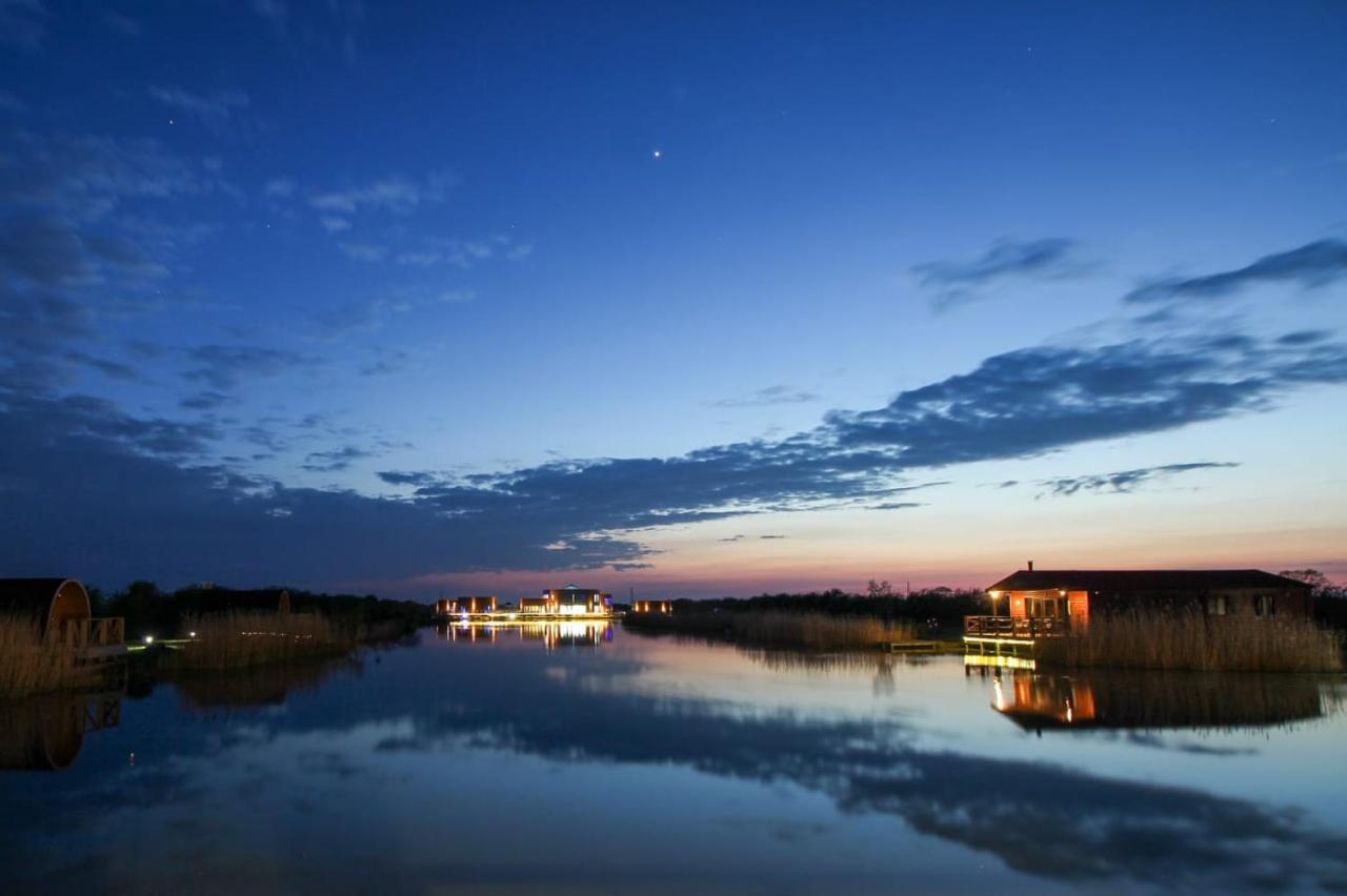 Lakeside Fishing Lodges Бостон Экстерьер фото
