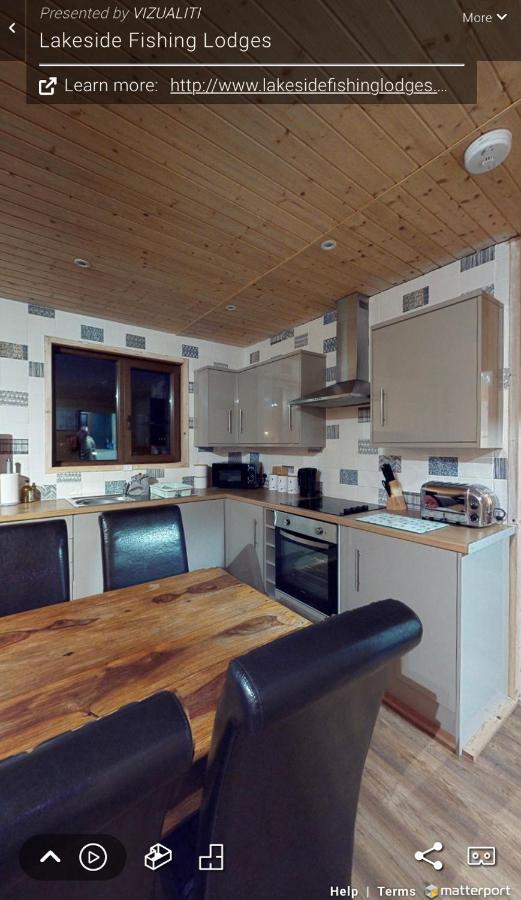 Lakeside Fishing Lodges Бостон Экстерьер фото